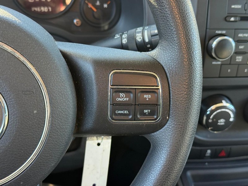 Jeep Patriot Vehicle Image 22