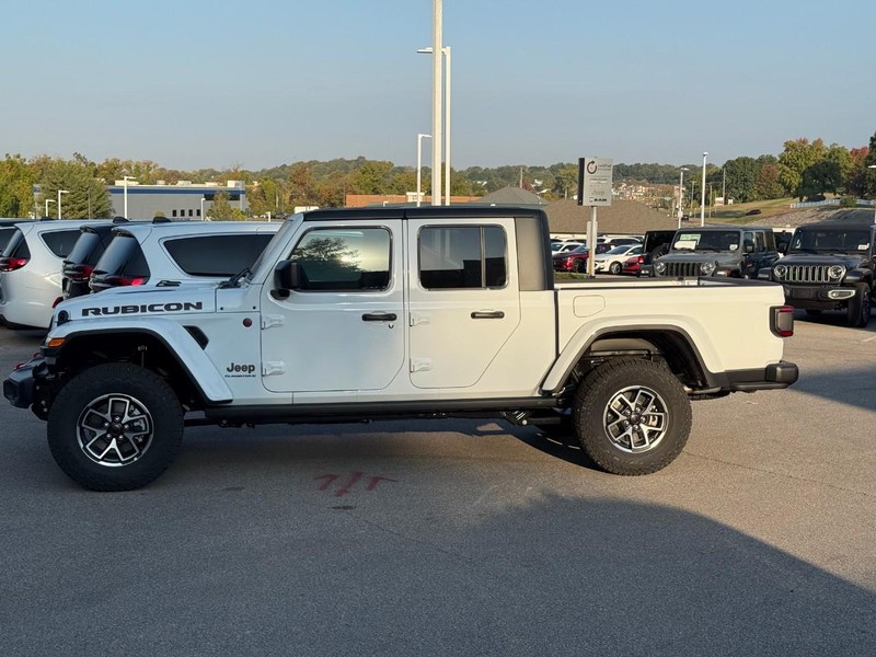 Jeep Gladiator Vehicle Image 03