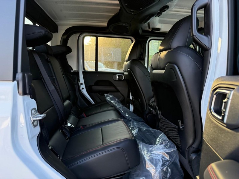 Jeep Gladiator Vehicle Image 07