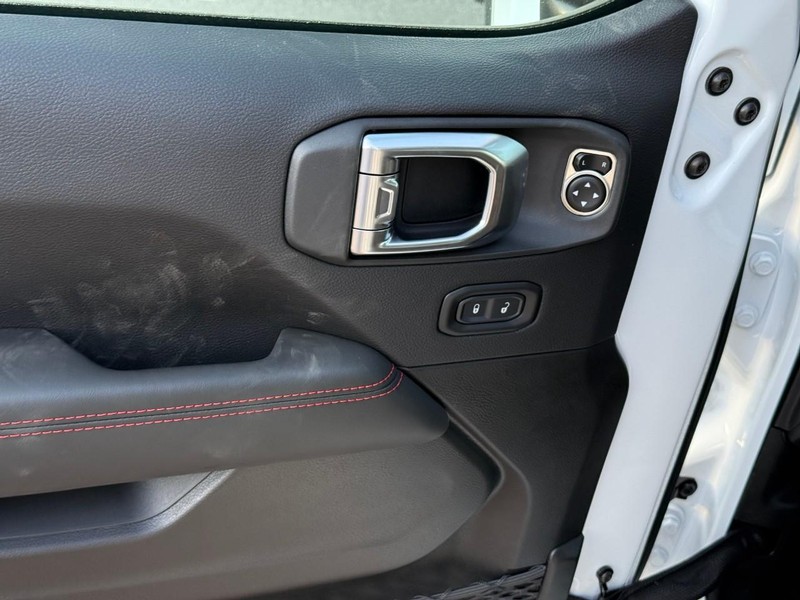 Jeep Gladiator Vehicle Image 13