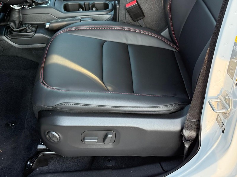 Jeep Gladiator Vehicle Image 14