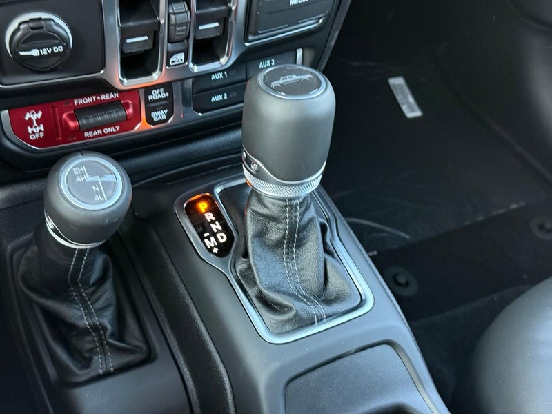 Jeep Gladiator Vehicle Image 18