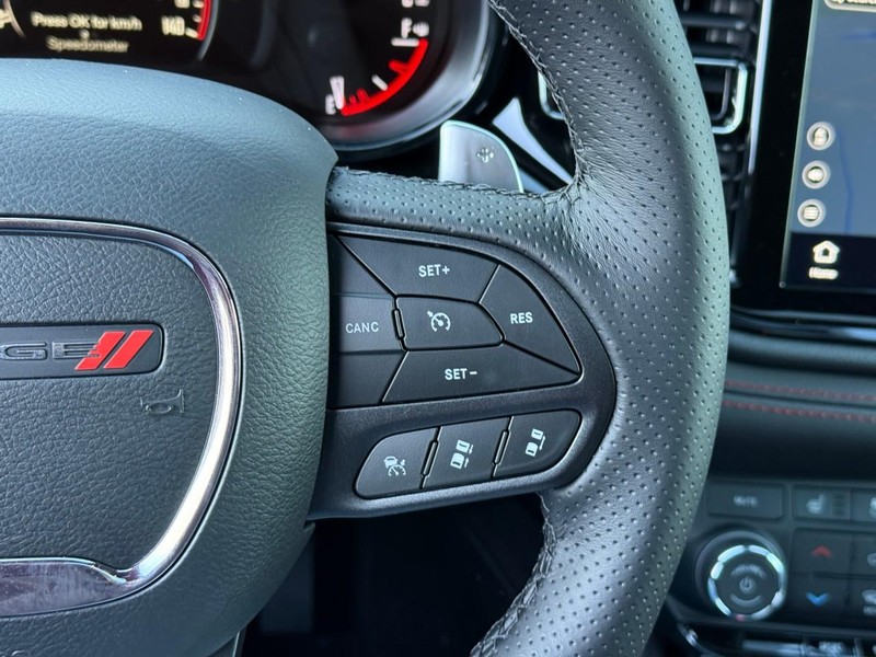 Dodge Durango Vehicle Full-screen Gallery Image 17