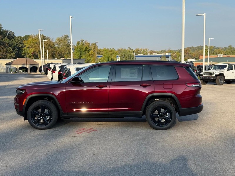 Jeep Grand Cherokee L Vehicle Image 03