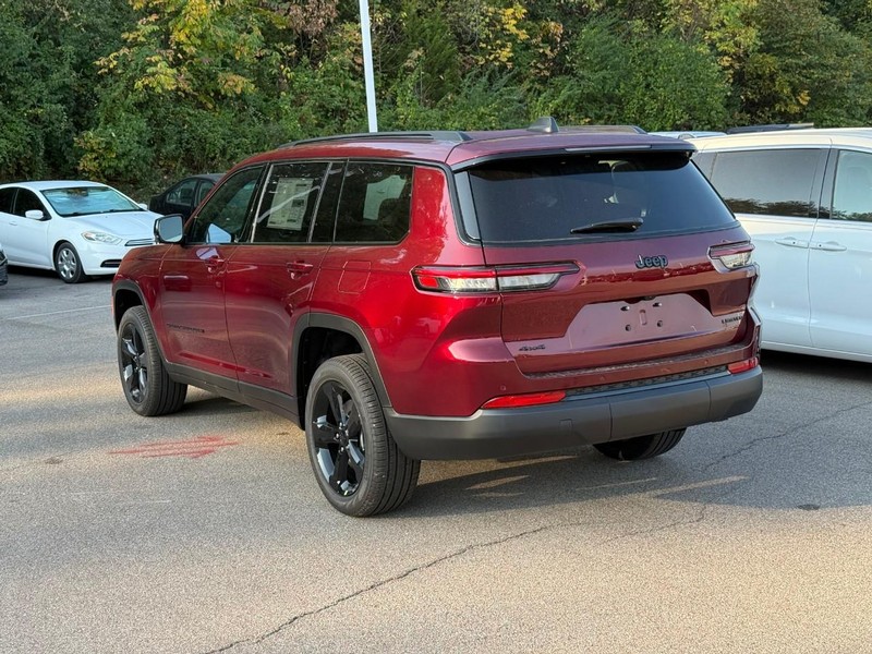 Jeep Grand Cherokee L Vehicle Image 04