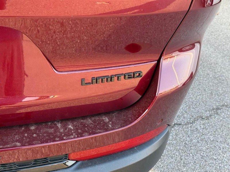 Jeep Grand Cherokee L Vehicle Image 07