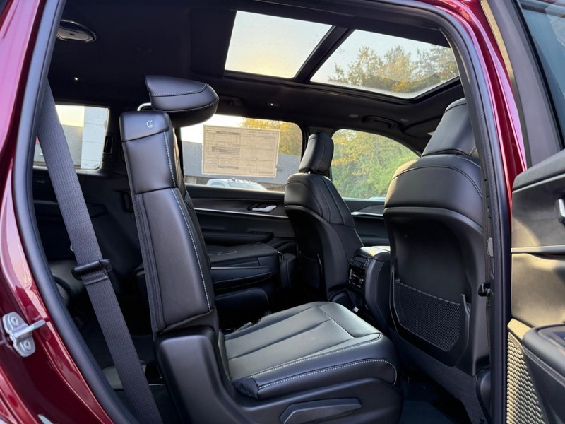 Jeep Grand Cherokee L Vehicle Image 08