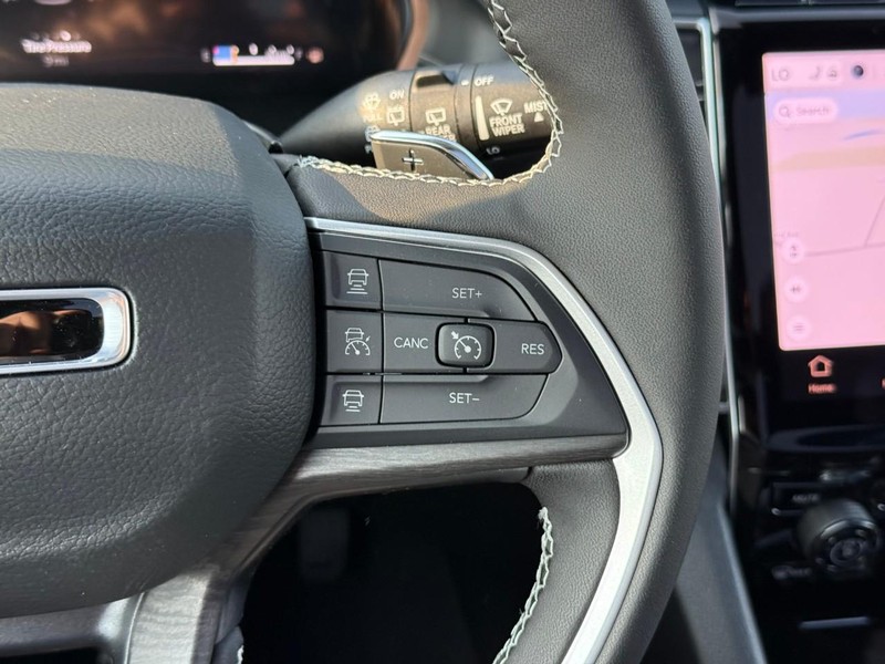 Jeep Grand Cherokee L Vehicle Image 20