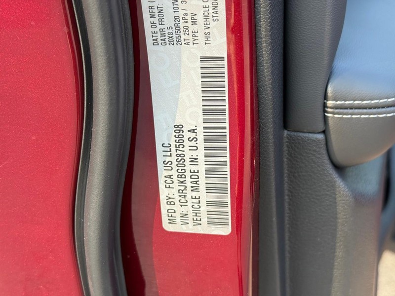 Jeep Grand Cherokee L Vehicle Image 23