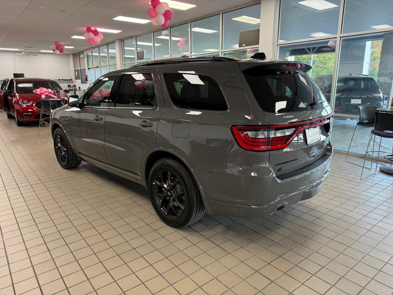 Dodge Durango Vehicle Full-screen Gallery Image 2