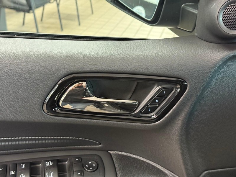 Dodge Durango Vehicle Full-screen Gallery Image 9