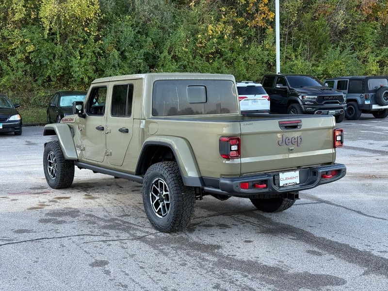 Jeep Gladiator Vehicle Full-screen Gallery Image 3