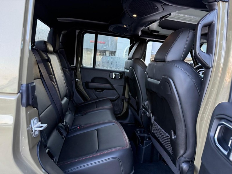 Jeep Gladiator Vehicle Full-screen Gallery Image 5