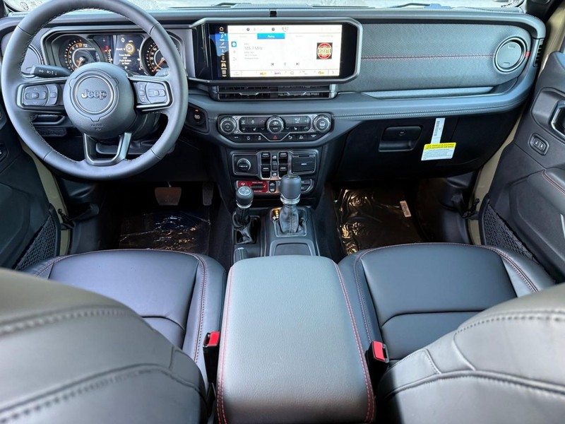 Jeep Gladiator Vehicle Full-screen Gallery Image 6