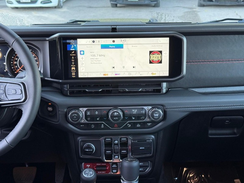 Jeep Gladiator Vehicle Full-screen Gallery Image 8