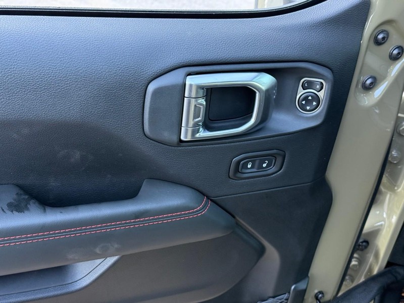 Jeep Gladiator Vehicle Full-screen Gallery Image 10