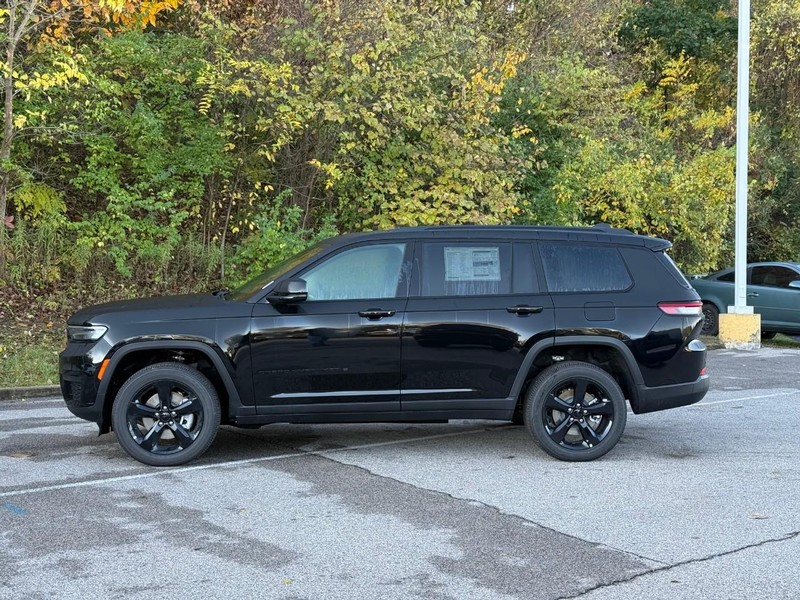Jeep Grand Cherokee L Vehicle Image 03