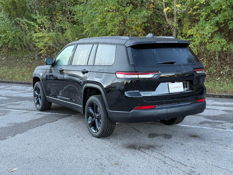 Jeep Grand Cherokee L Vehicle Image 04