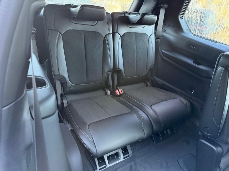 Jeep Grand Cherokee L Vehicle Image 07