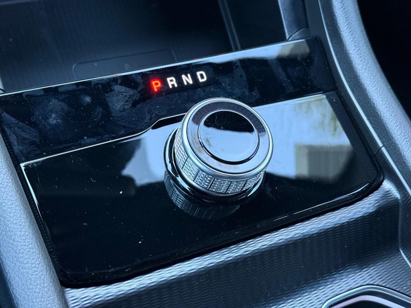 Jeep Grand Cherokee L Vehicle Image 19