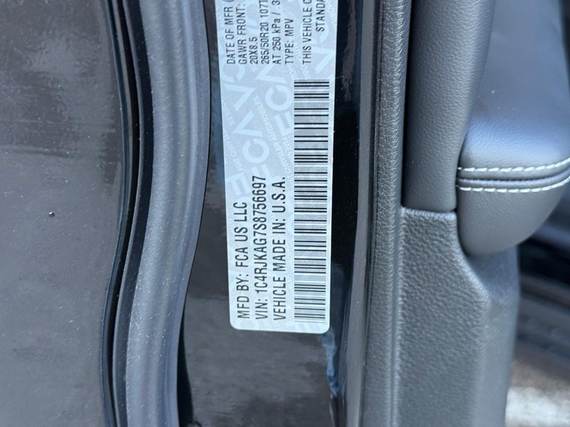 Jeep Grand Cherokee L Vehicle Image 22