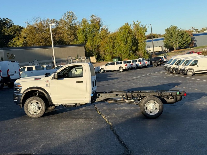 Ram 5500 Chassis Cab Vehicle Image 03