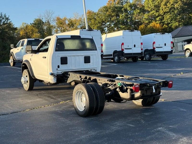 Ram 5500 Chassis Cab Vehicle Image 04
