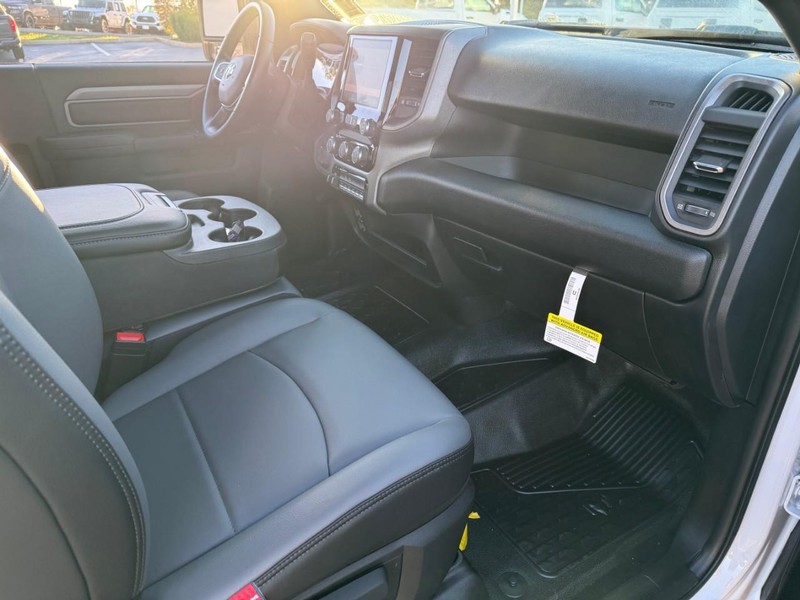 Ram 5500 Chassis Cab Vehicle Image 08