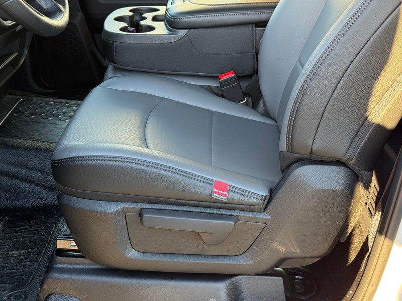 Ram 5500 Chassis Cab Vehicle Image 11