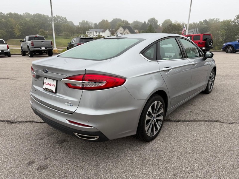 Ford Fusion Vehicle Image 11