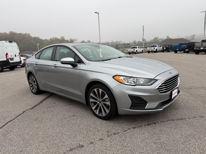 Ford Fusion Vehicle Image 12