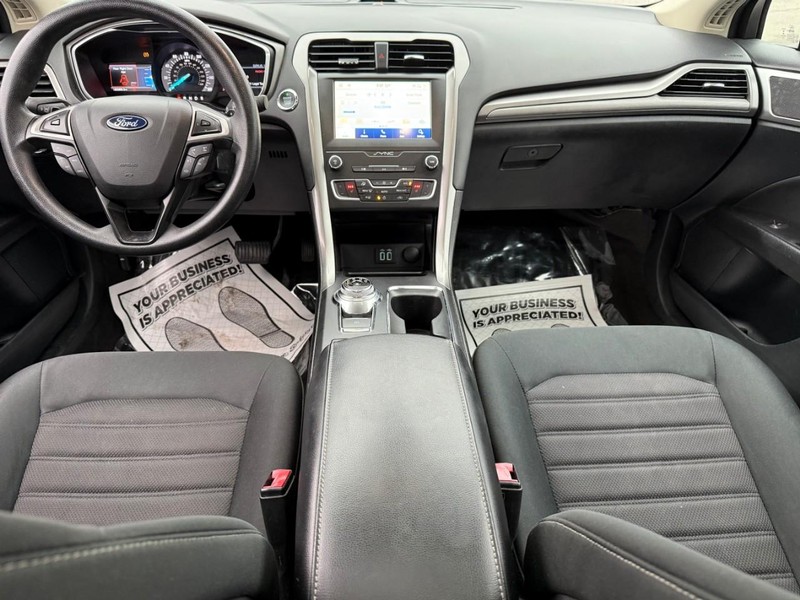 Ford Fusion Vehicle Image 15