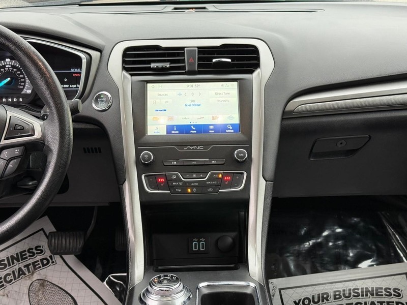 Ford Fusion Vehicle Image 17