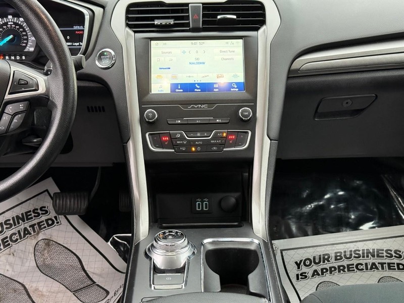 Ford Fusion Vehicle Image 18