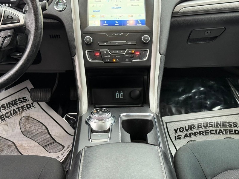 Ford Fusion Vehicle Image 19