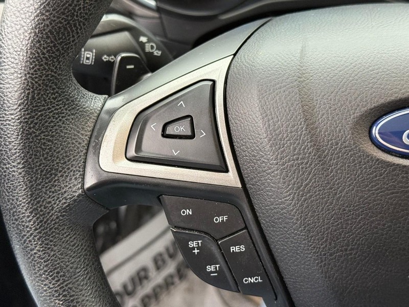 Ford Fusion Vehicle Image 24