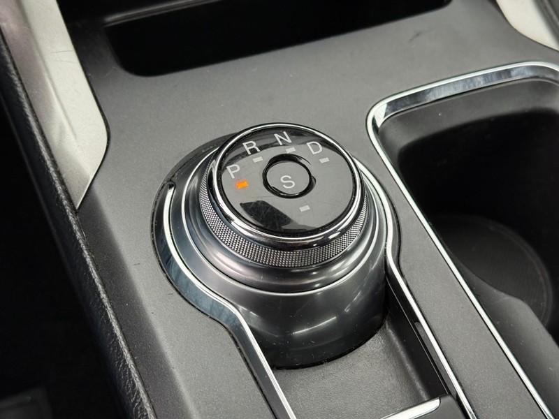 Ford Fusion Vehicle Image 26