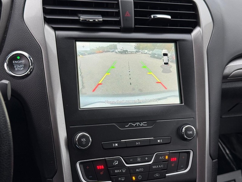 Ford Fusion Vehicle Image 28