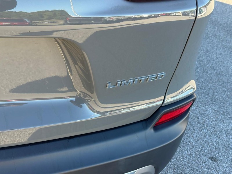 Jeep Cherokee Vehicle Image 07