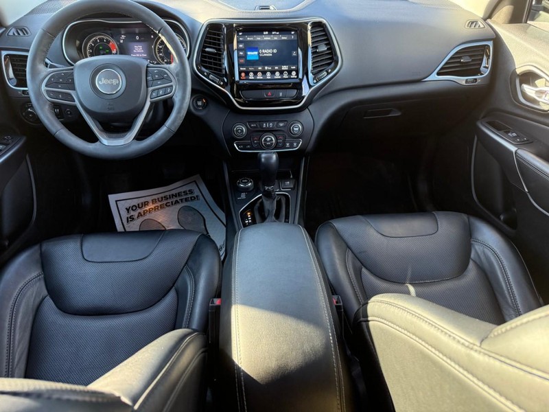 Jeep Cherokee Vehicle Image 14