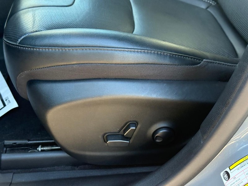 Jeep Cherokee Vehicle Image 21