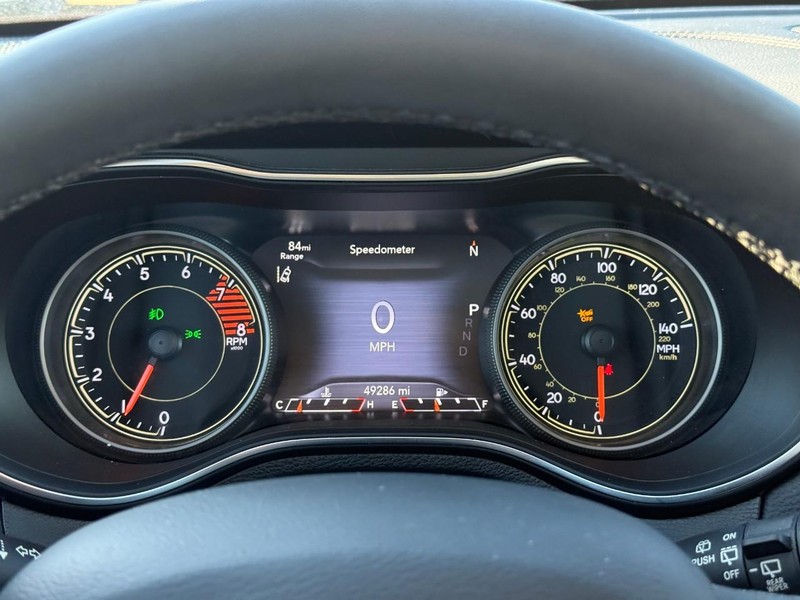 Jeep Cherokee Vehicle Image 24