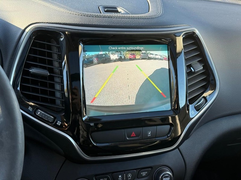 Jeep Cherokee Vehicle Image 26