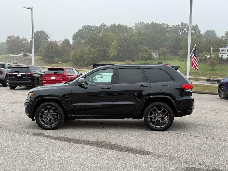 Jeep Grand Cherokee Vehicle Image 03