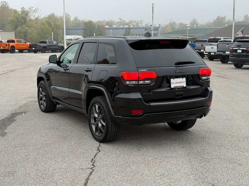 Jeep Grand Cherokee Vehicle Image 04