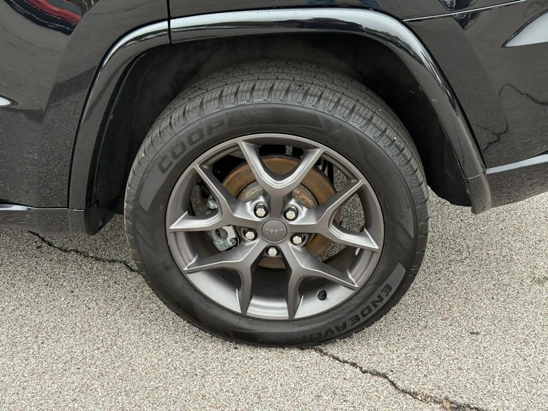 Jeep Grand Cherokee Vehicle Image 05