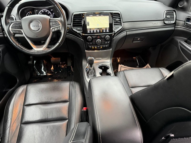 Jeep Grand Cherokee Vehicle Image 14