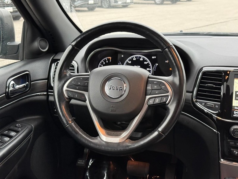 Jeep Grand Cherokee Vehicle Image 15