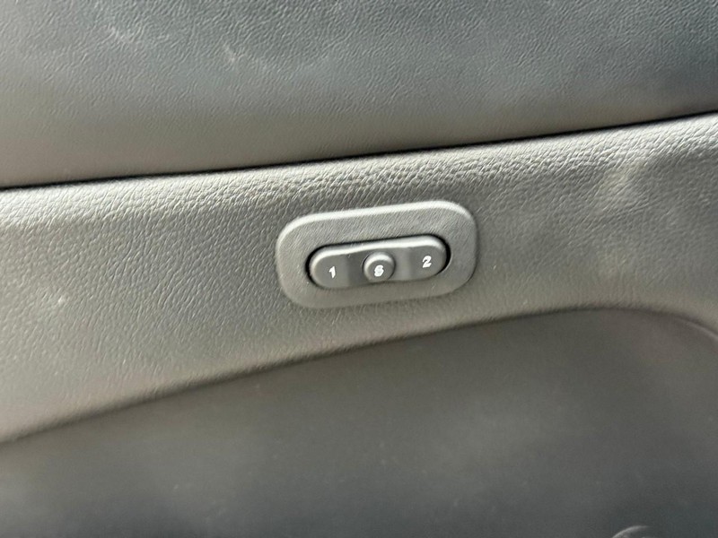 Jeep Grand Cherokee Vehicle Image 20