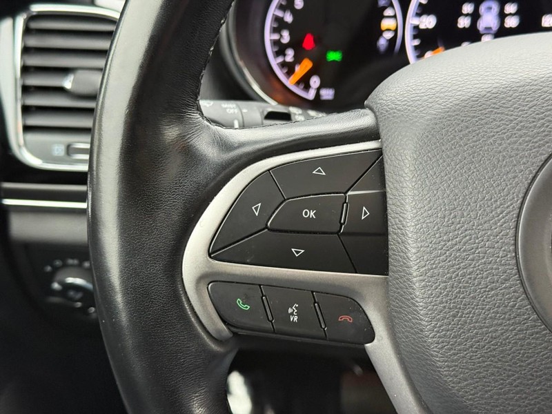 Jeep Grand Cherokee Vehicle Image 23